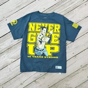 Never Give Up WWE T Shirt Men’s Size M Retro Wrestling Graphic Tee Vintage